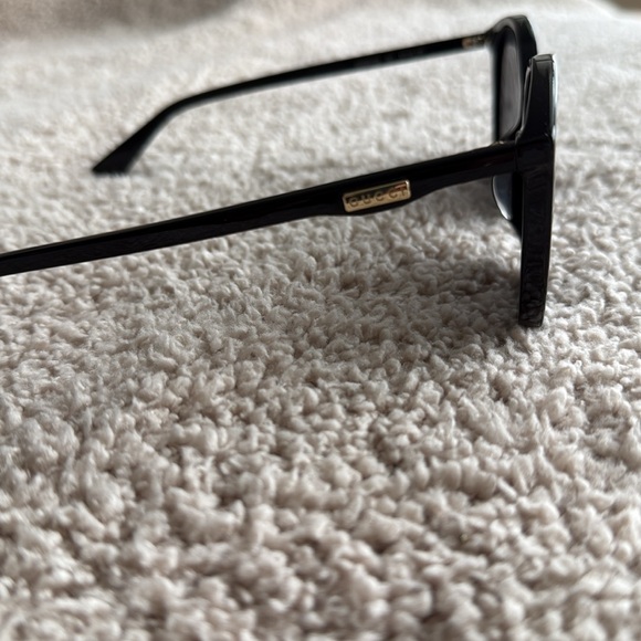 Gucci Black Women's Sunglasses - Picture 10 of 11